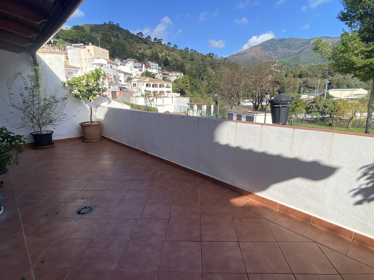3 Bed Apartment for sale in Benahavís Costa Del Sol, Málaga, Spain