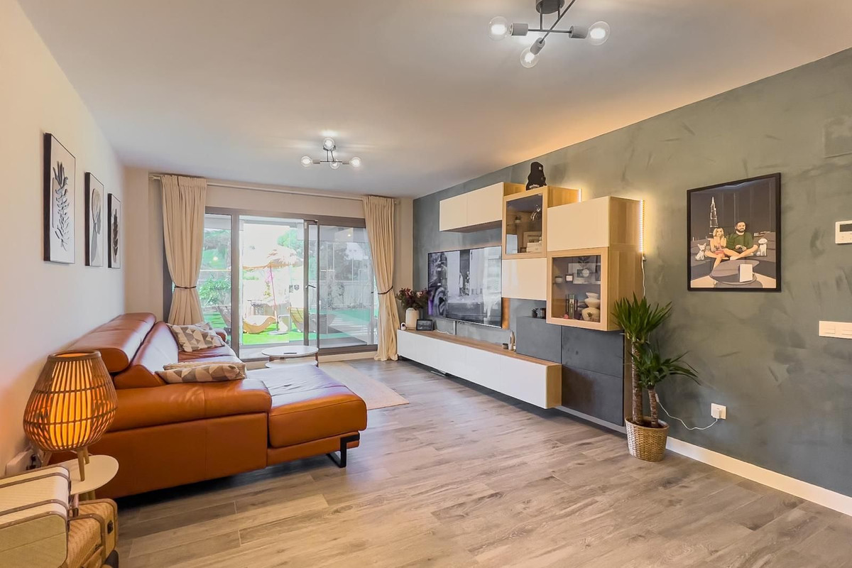 3 Bed Apartment for sale in El Chaparral Costa Del Sol, Málaga, Spain
