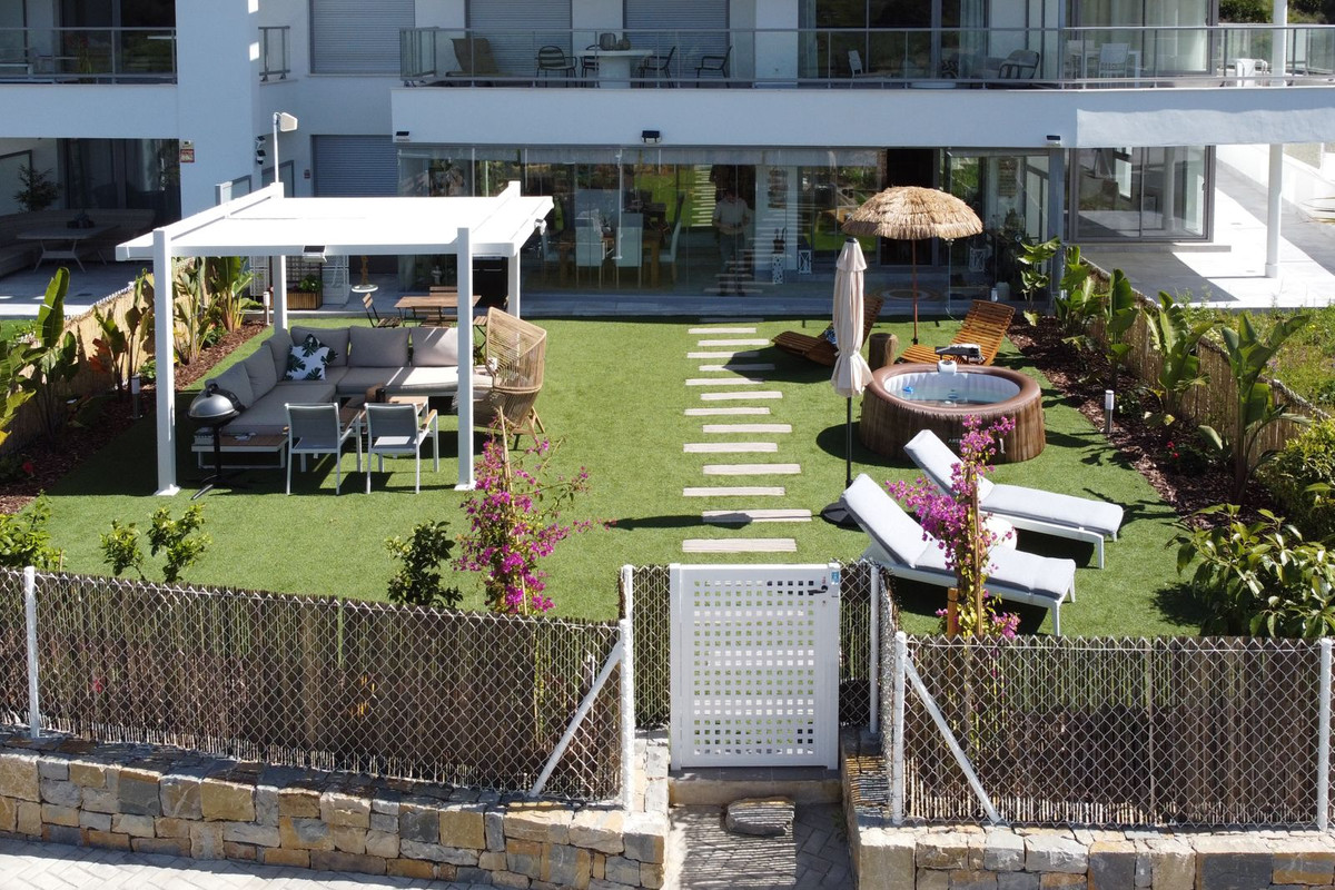 3 Bed Apartment for sale in El Chaparral Costa Del Sol, Málaga, Spain