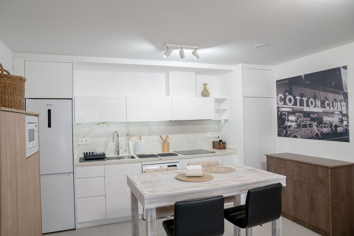 1 Bed Apartment for sale in Fuengirola Costa Del Sol, Málaga, Spain