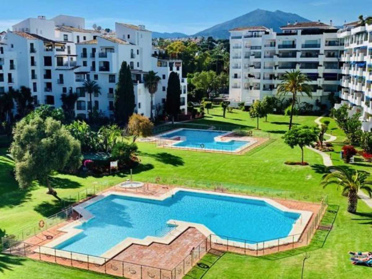Se vende Apartamento Planta Media de 3 dormitorios en Costa Del Sol, Málaga, España