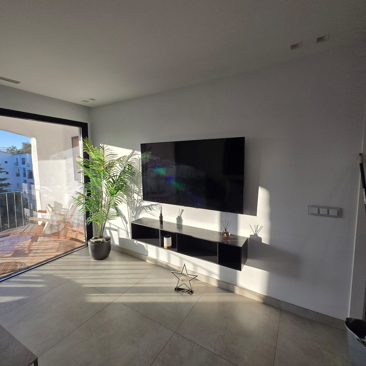Se vende Apartamento Planta Media de 3 dormitorios en Costa Del Sol, Málaga, España