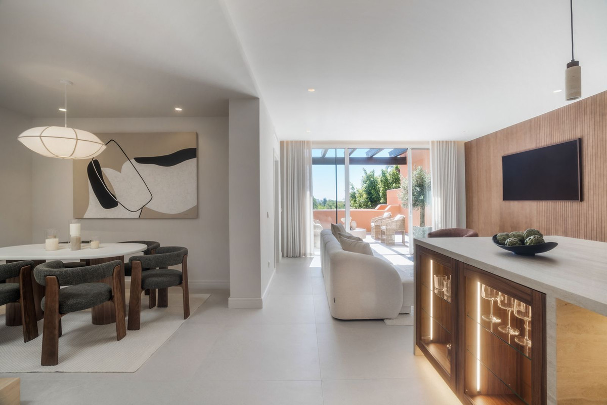 4 Bed Apartment for sale in Nueva Andalucía Costa Del Sol, Málaga, Spain