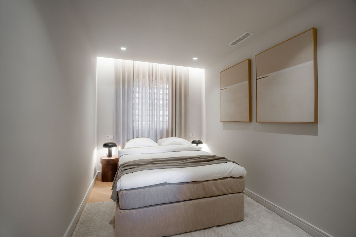 4 Bed Apartment for sale in Nueva Andalucía Costa Del Sol, Málaga, Spain
