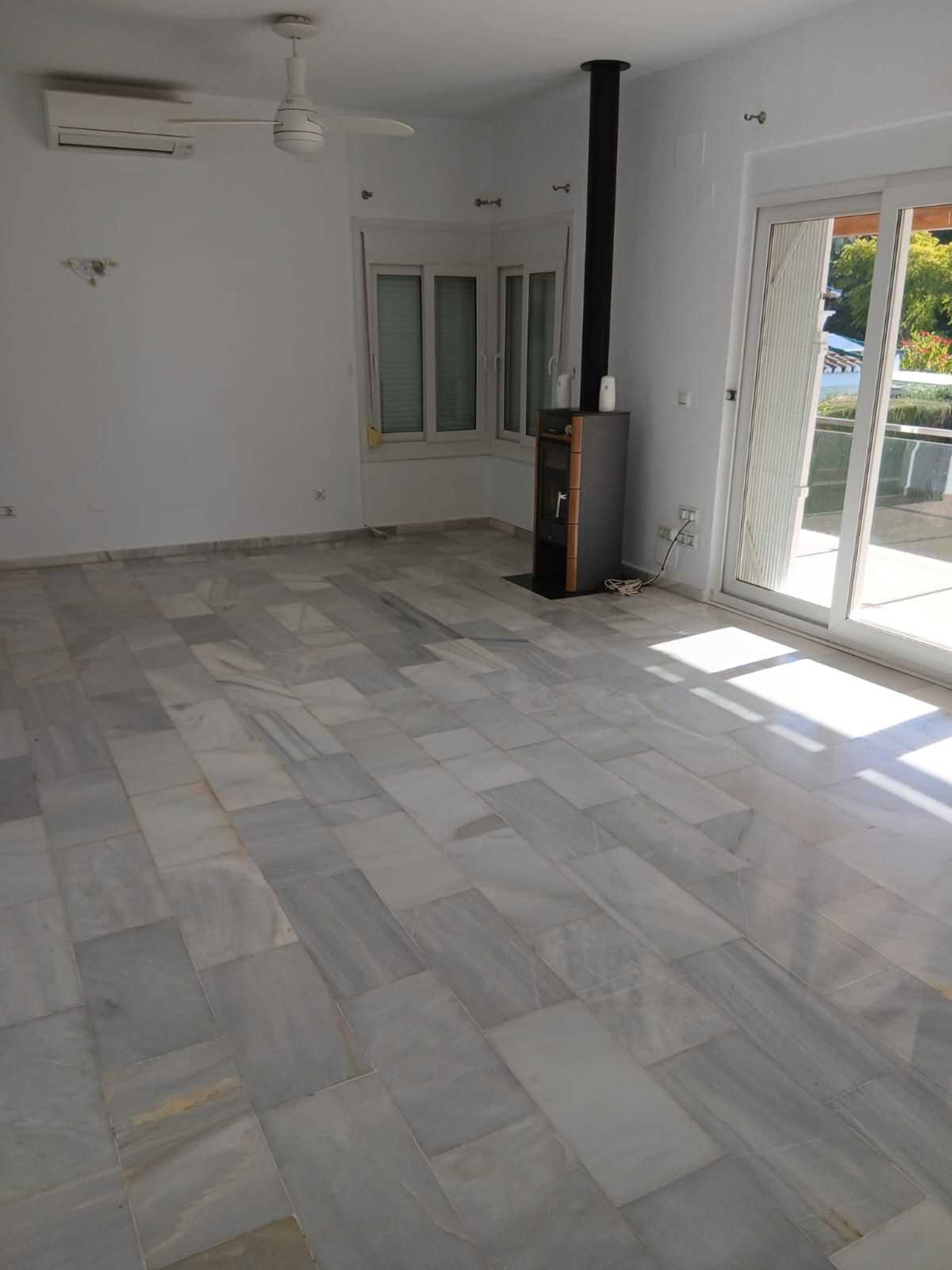3 Bed Townhouse for sale in El Padron Costa Del Sol, Málaga, Spain