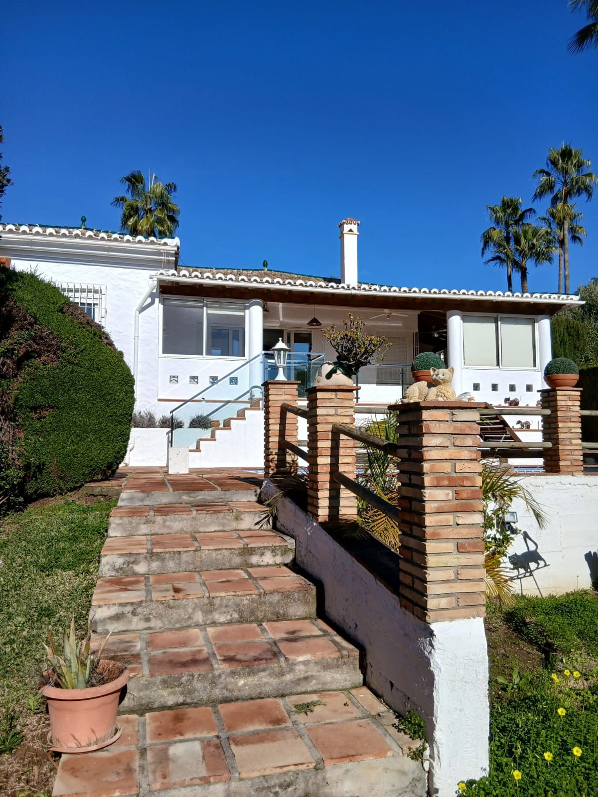 3 Bed Townhouse for sale in El Padron Costa Del Sol, Málaga, Spain