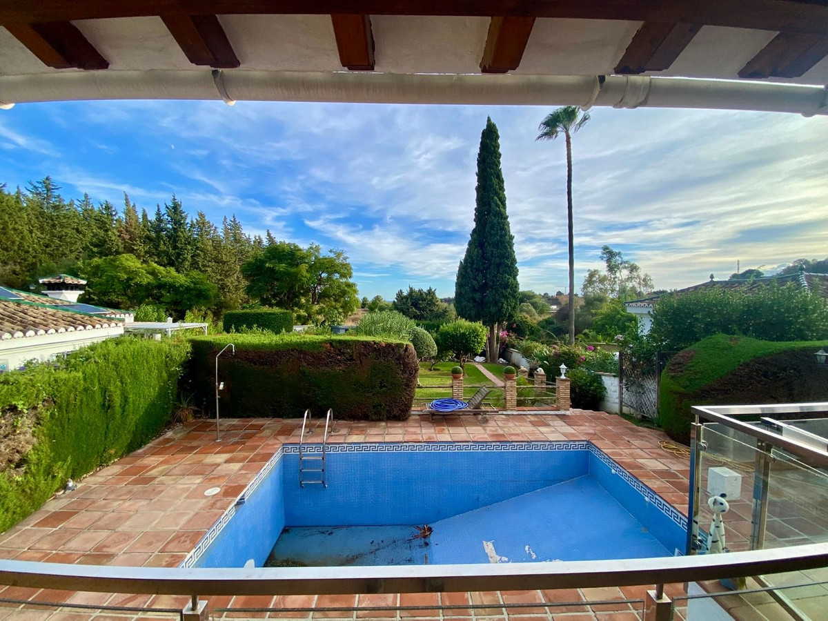 3 Bed Townhouse for sale in El Padron Costa Del Sol, Málaga, Spain