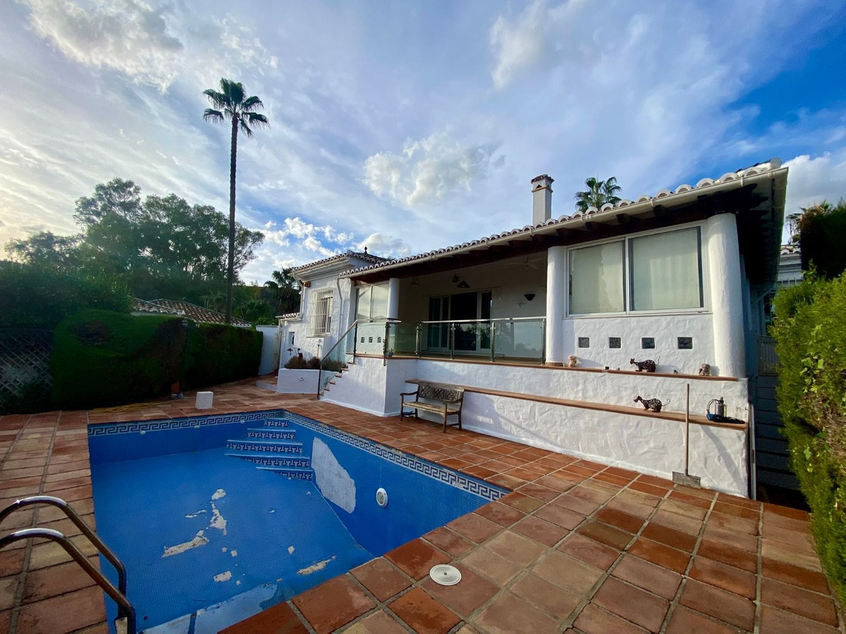3 Bed Townhouse for sale in El Padron Costa Del Sol, Málaga, Spain