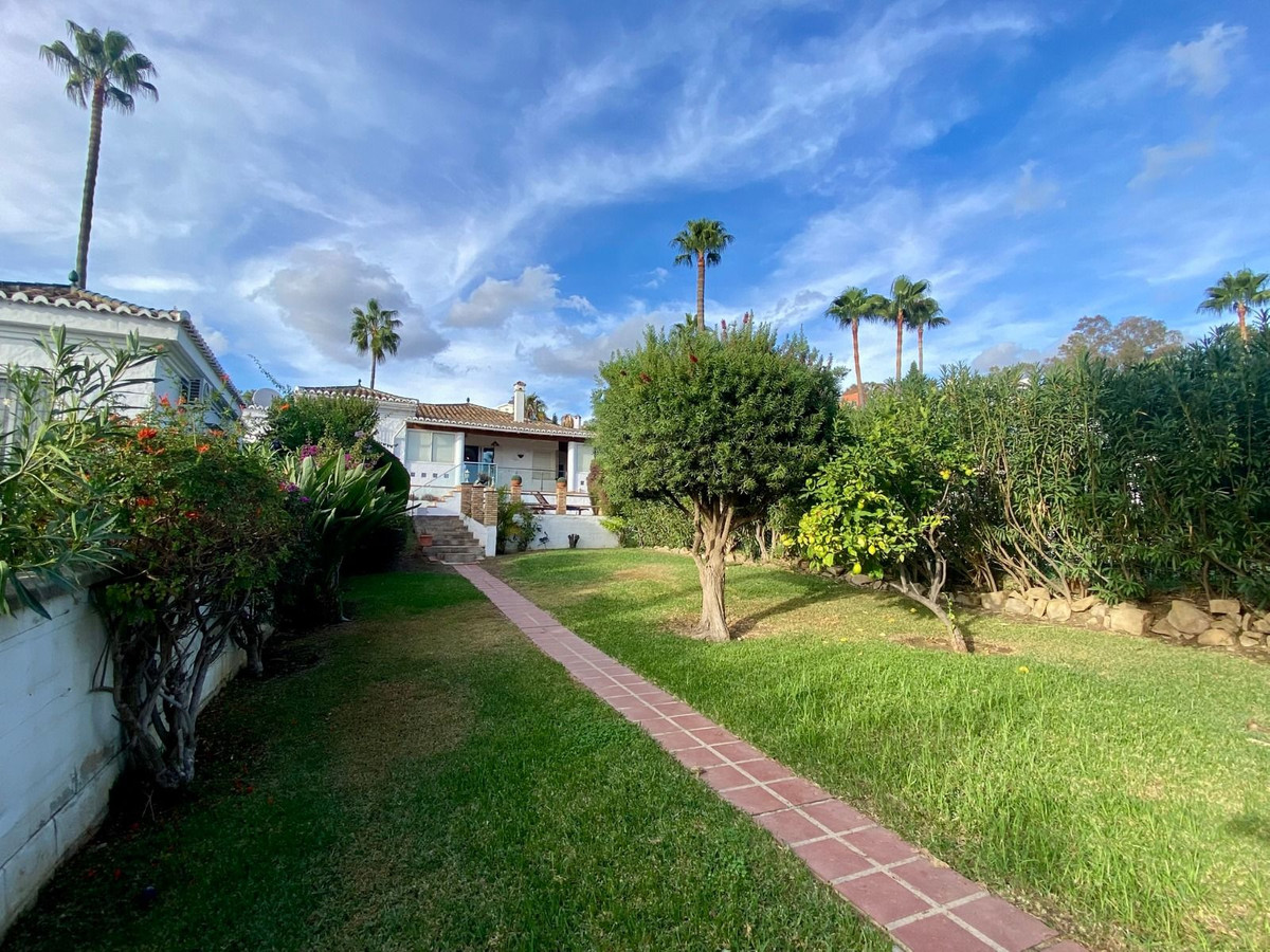 3 Bed Townhouse for sale in El Padron Costa Del Sol, Málaga, Spain