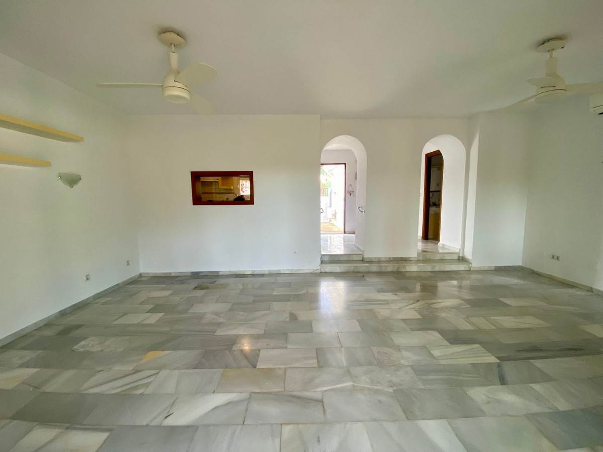 3 Bed Townhouse for sale in El Padron Costa Del Sol, Málaga, Spain