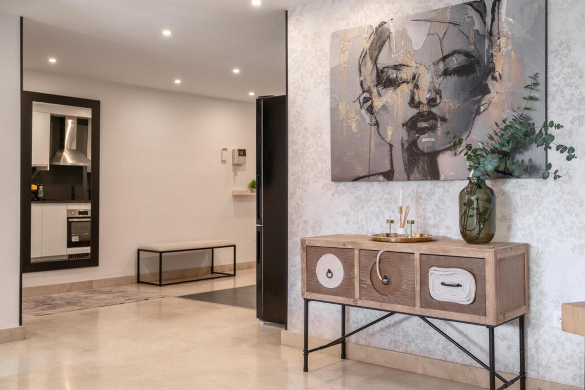 3 Bed Apartment for sale in The Golden Mile Costa Del Sol, Málaga, Spain