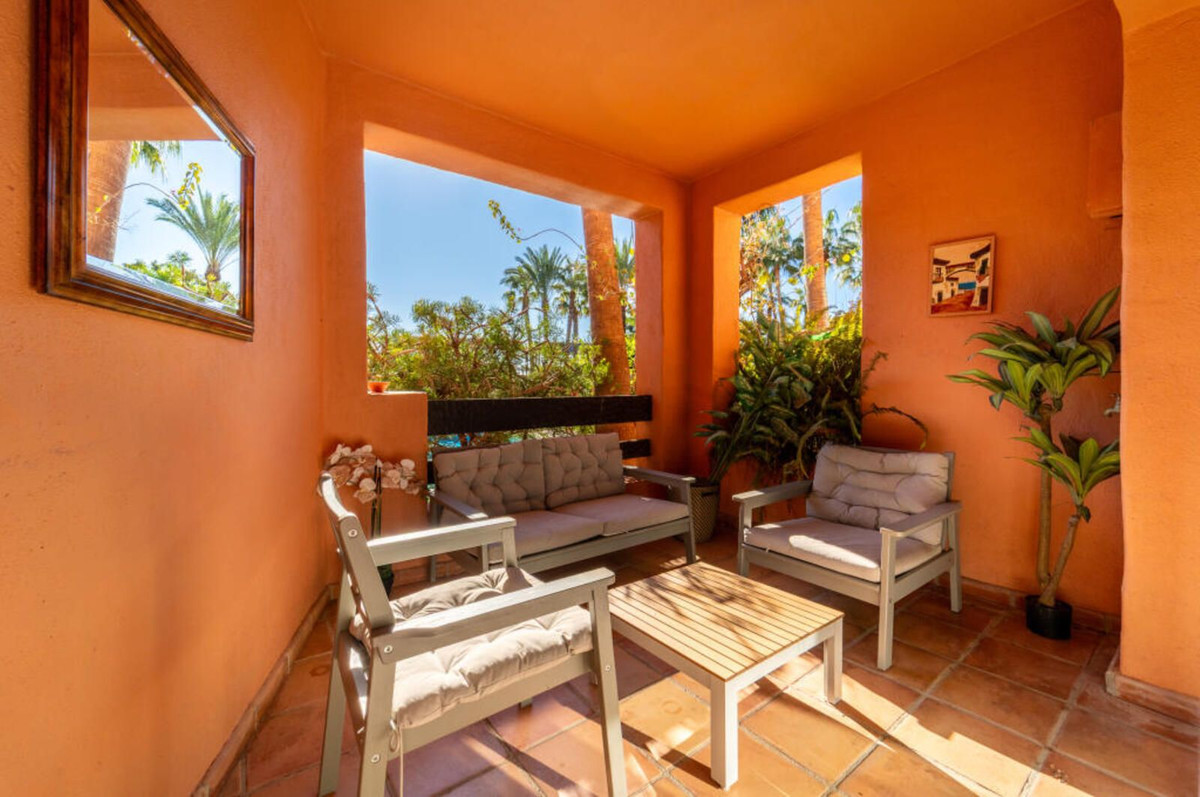 3 Bed Apartment for sale in The Golden Mile Costa Del Sol, Málaga, Spain