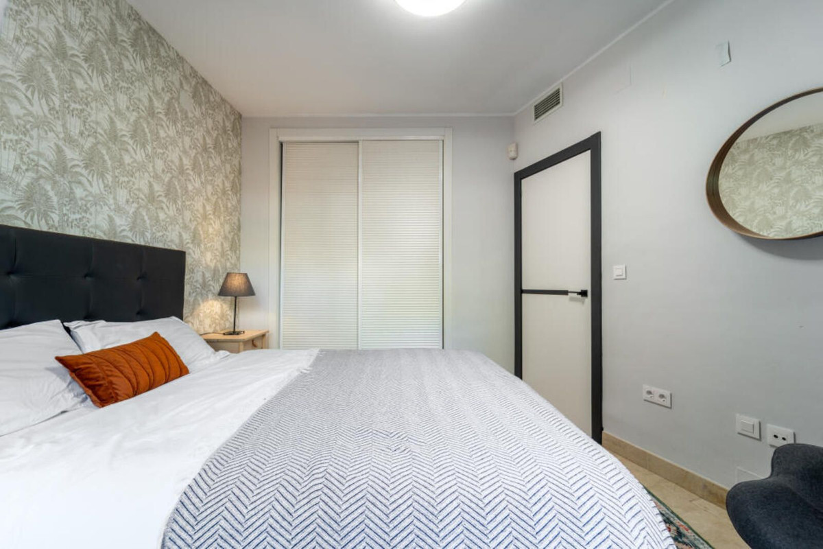 3 Bed Apartment for sale in The Golden Mile Costa Del Sol, Málaga, Spain
