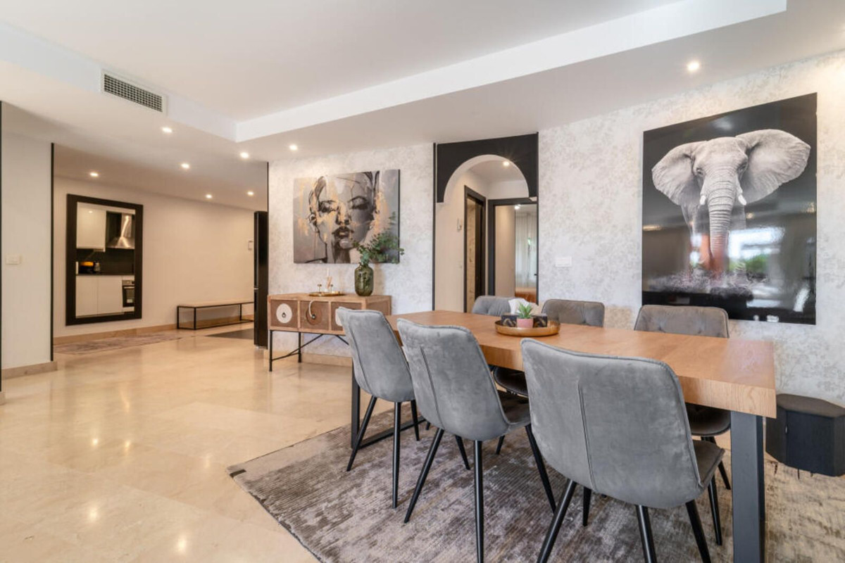 3 Bed Apartment for sale in The Golden Mile Costa Del Sol, Málaga, Spain