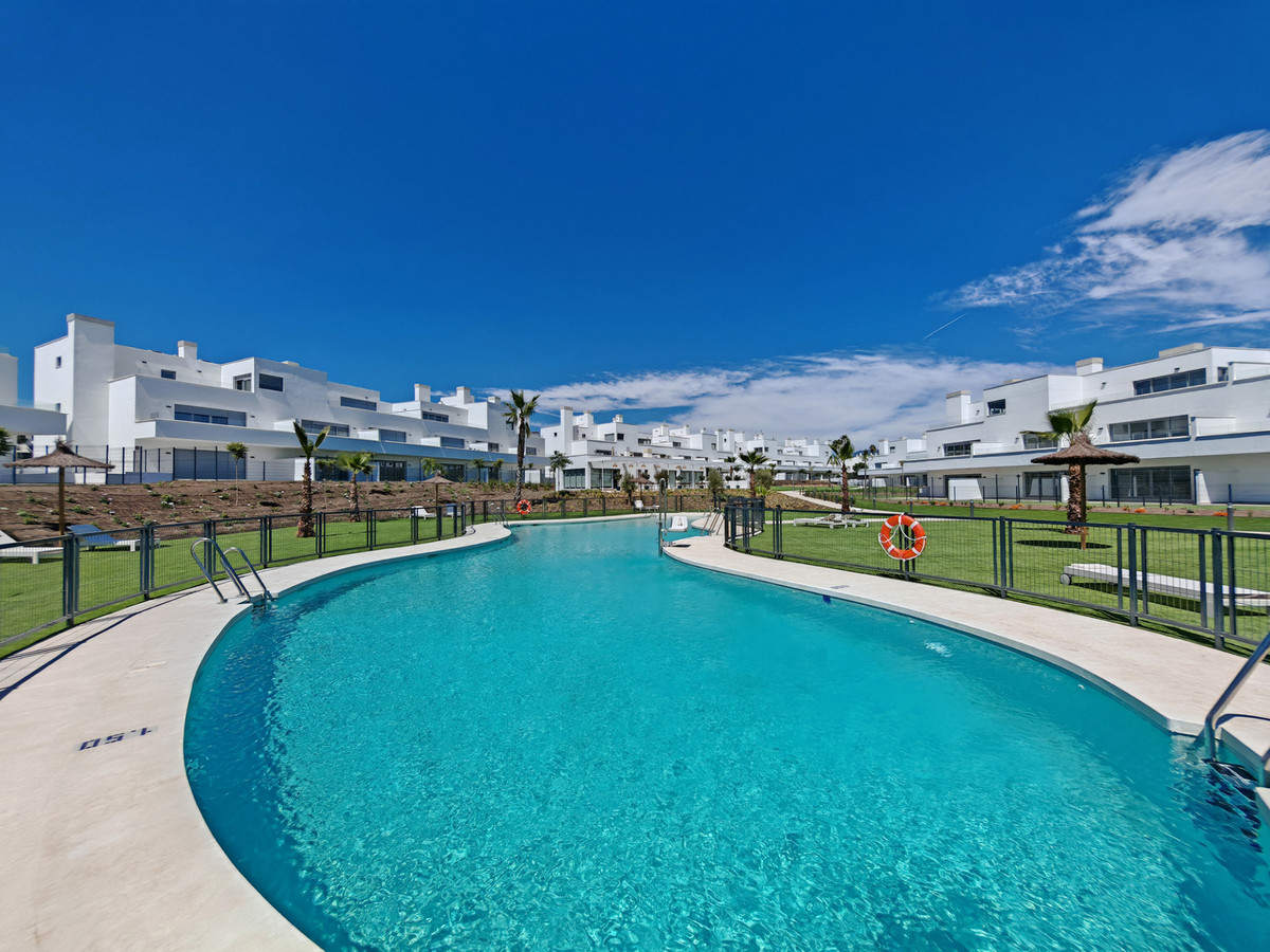 Se vende Apartamento Planta Media de 2 dormitorios en Costa Del Sol, Málaga, España