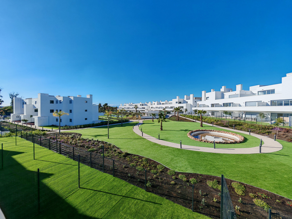 Se vende Apartamento Planta Media de 2 dormitorios en Costa Del Sol, Málaga, España