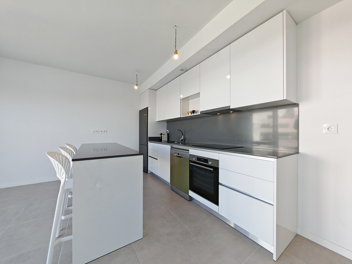 Se vende Apartamento Planta Media de 2 dormitorios en Costa Del Sol, Málaga, España