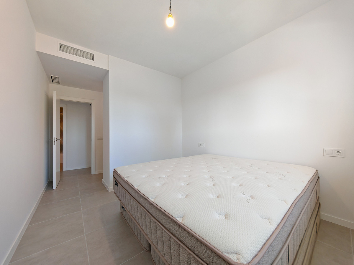 Se vende Apartamento Planta Media de 2 dormitorios en Costa Del Sol, Málaga, España
