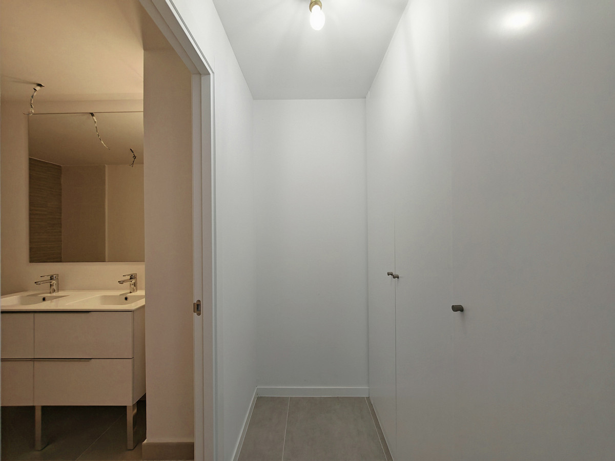 Se vende Apartamento Planta Media de 2 dormitorios en Costa Del Sol, Málaga, España