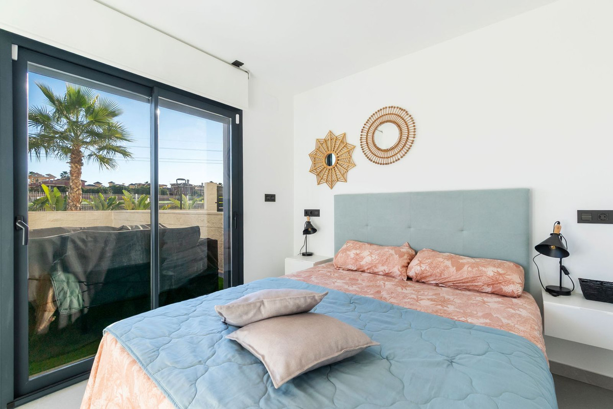 Se vende Apartamento Planta Baja de 2 dormitorios en Costa Blanca, Alicante, España