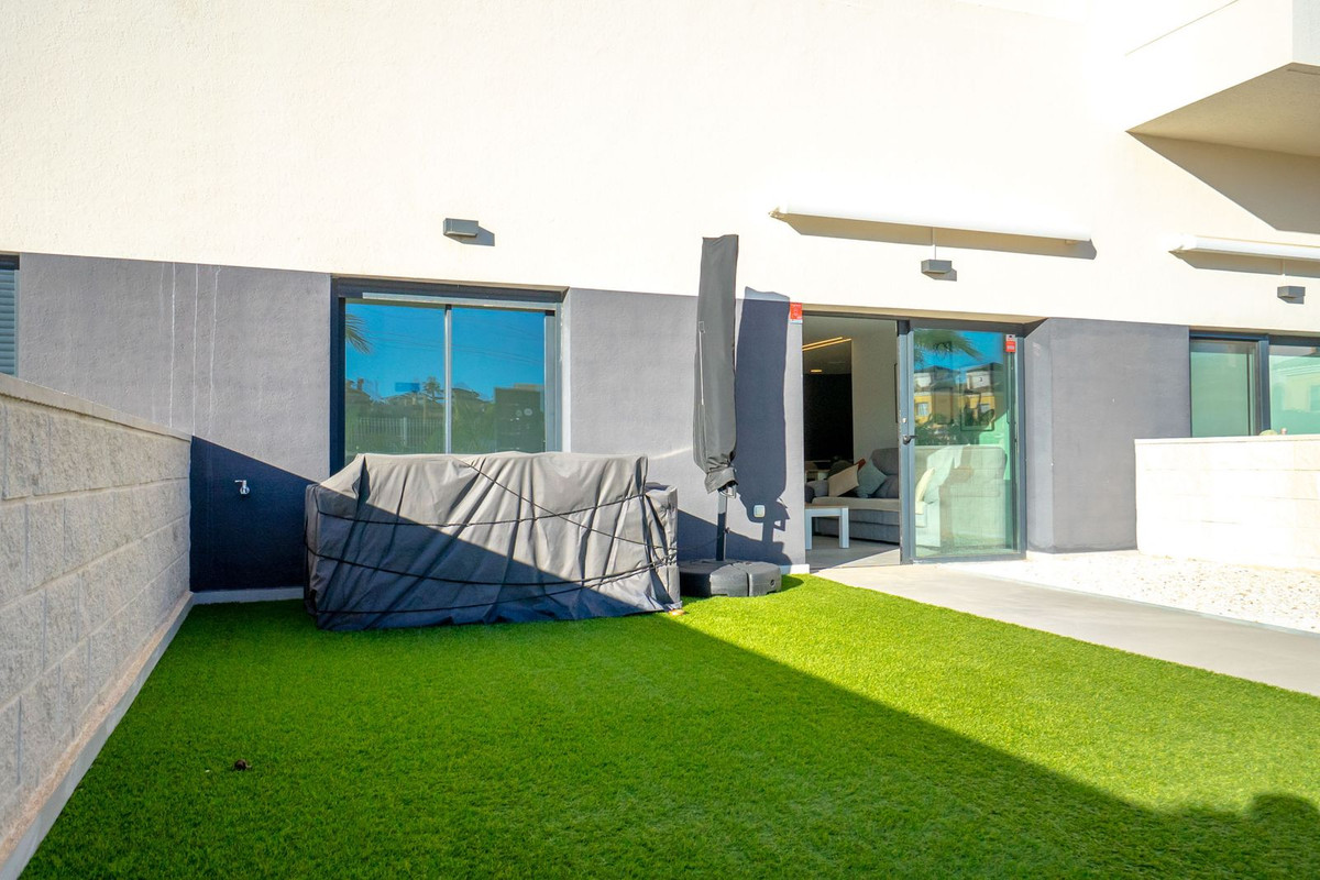 Se vende Apartamento Planta Baja de 2 dormitorios en Costa Blanca, Alicante, España