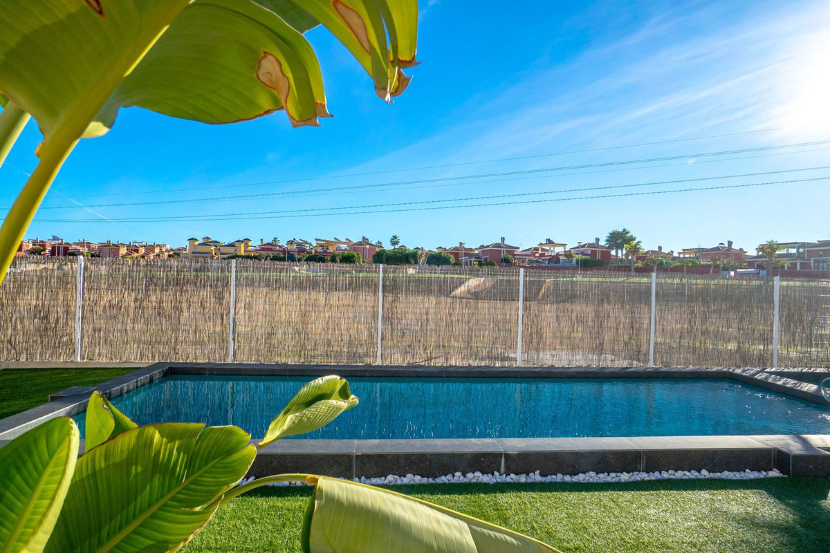 Se vende Apartamento Planta Baja de 2 dormitorios en Costa Blanca, Alicante, España