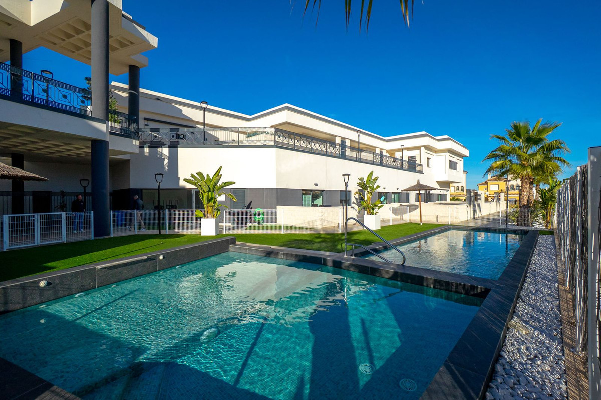 Se vende Apartamento Planta Baja de 2 dormitorios en Costa Blanca, Alicante, España