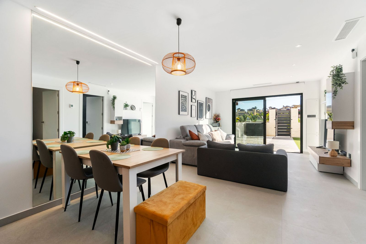 Se vende Apartamento Planta Baja de 2 dormitorios en Costa Blanca, Alicante, España