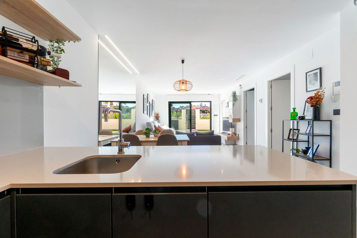 Se vende Apartamento Planta Baja de 2 dormitorios en Costa Blanca, Alicante, España
