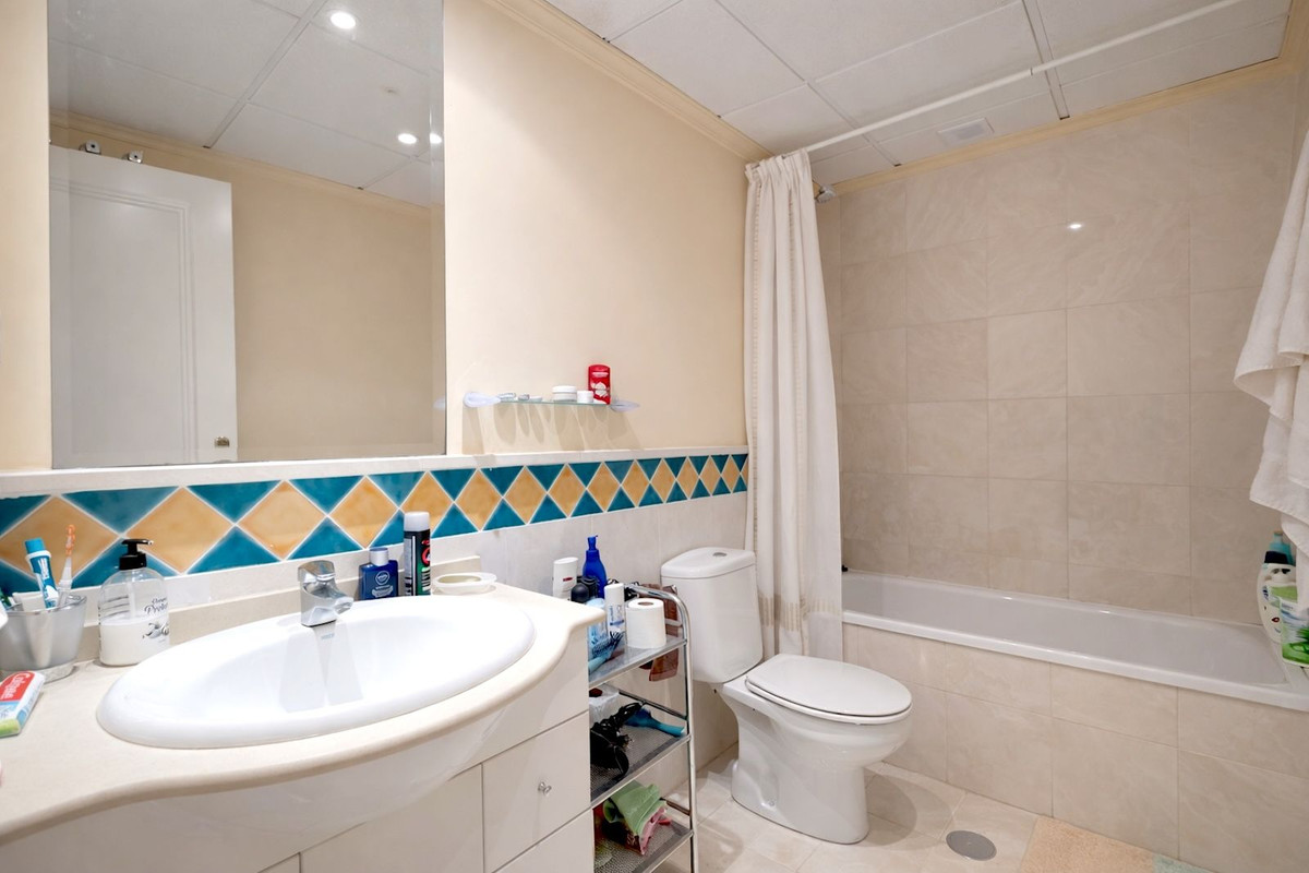 Se vende Apartamento Planta Media de 1 dormitorios en Costa Del Sol, Málaga, España