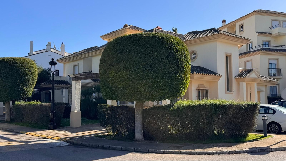 Se vende Pareada de 3 dormitorios en Costa Del Sol, Cadiz, España