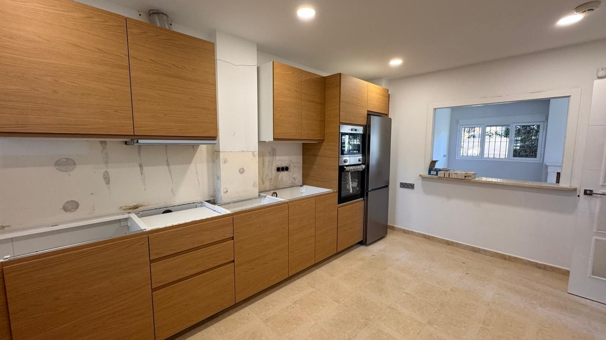 Se vende Pareada de 3 dormitorios en Costa Del Sol, Cadiz, España