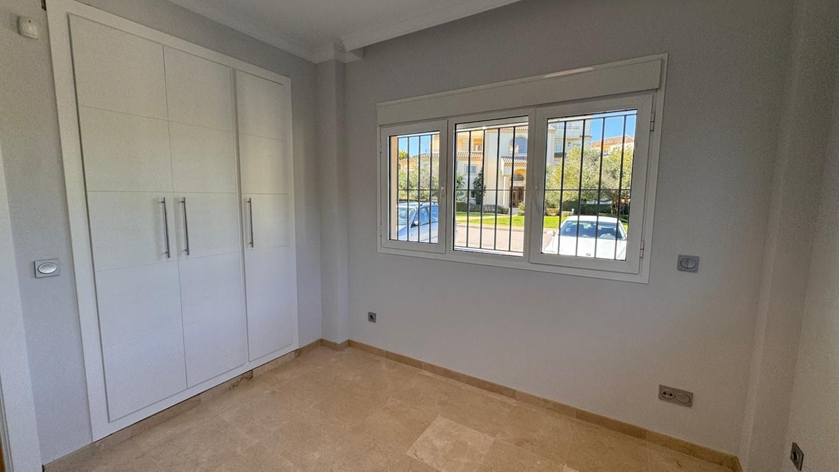 Se vende Pareada de 3 dormitorios en Costa Del Sol, Cadiz, España