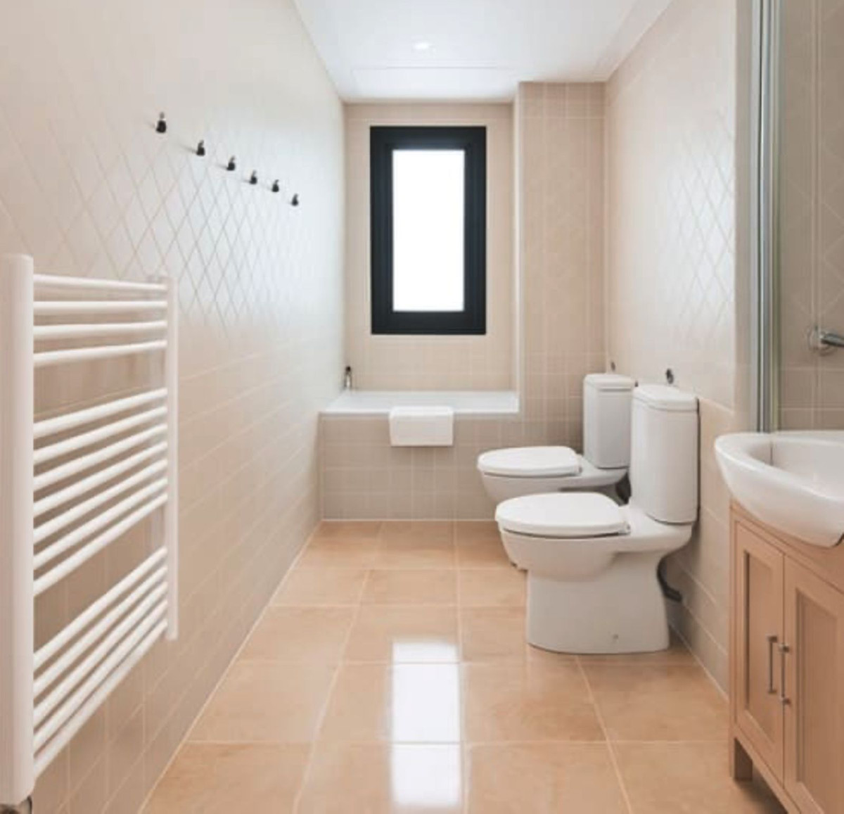 3 Bed Apartment for sale in La Duquesa Costa Del Sol, Málaga, Spain