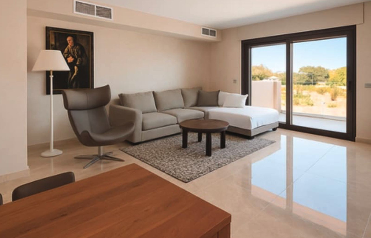 3 Bed Apartment for sale in La Duquesa Costa Del Sol, Málaga, Spain
