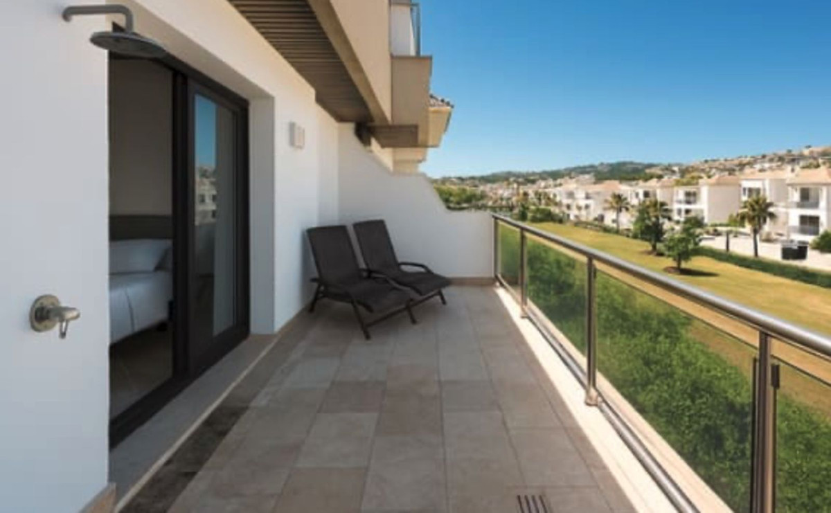 3 Bed Apartment for sale in La Duquesa Costa Del Sol, Málaga, Spain