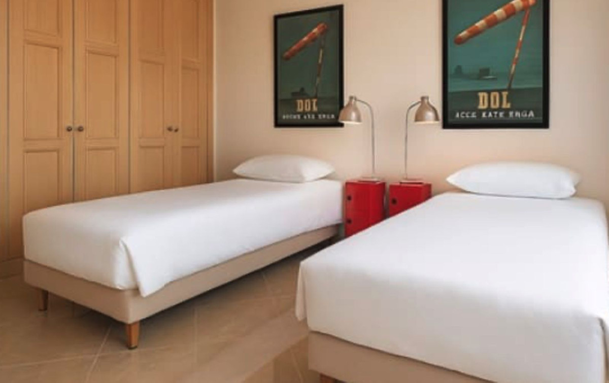 3 Bed Apartment for sale in La Duquesa Costa Del Sol, Málaga, Spain
