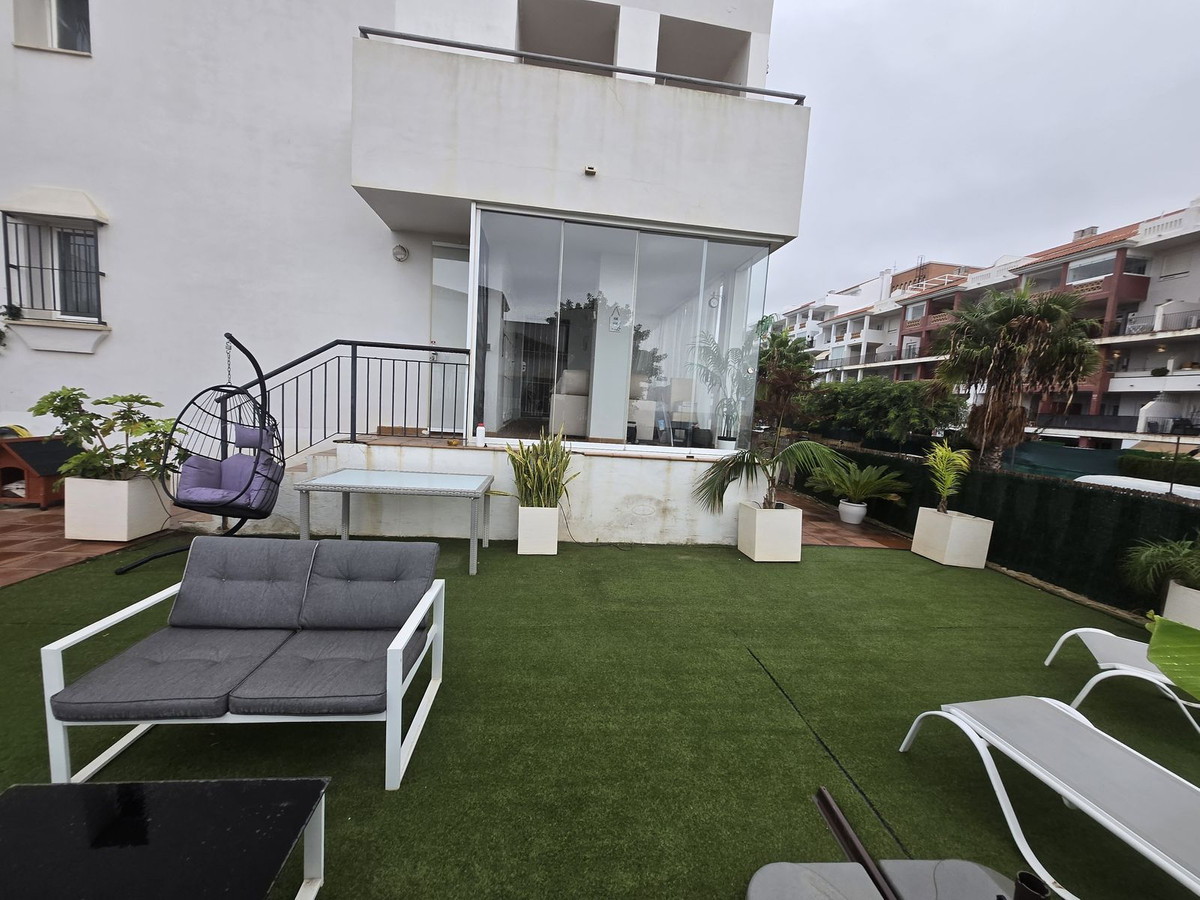 2 Bed Apartment for sale in La Duquesa Costa Del Sol, Málaga, Spain