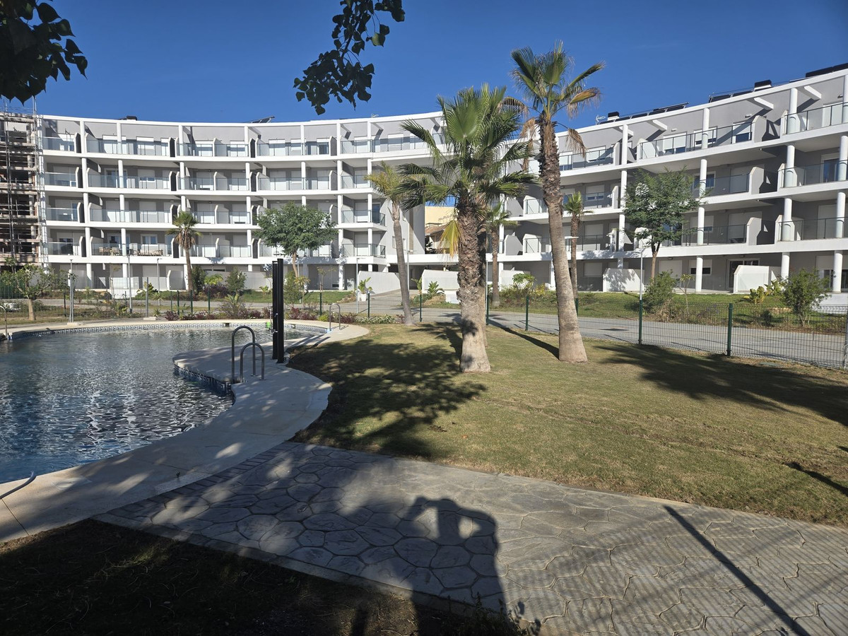 2 Bed Apartment for sale in La Duquesa Costa Del Sol, Málaga, Spain