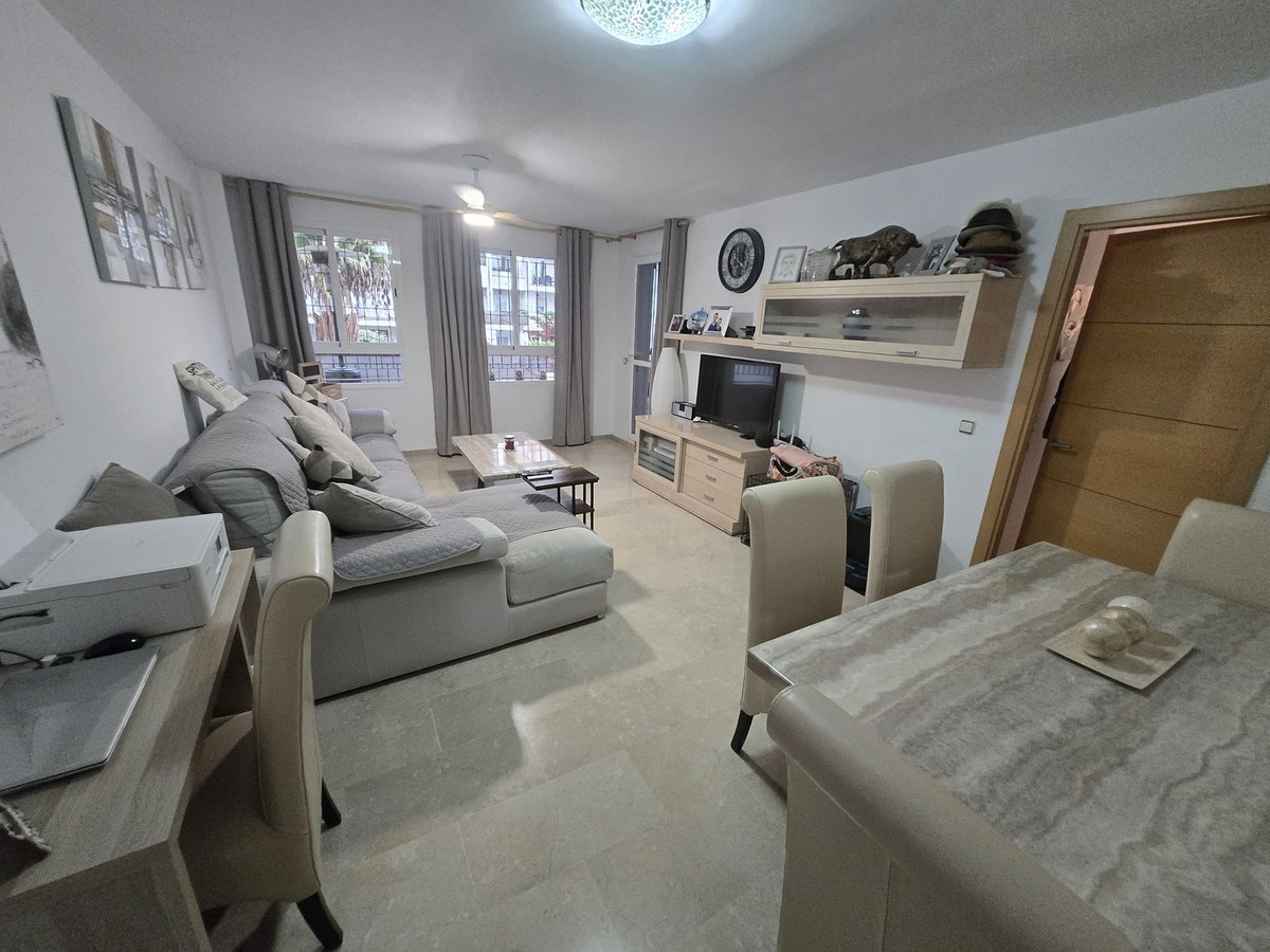 2 Bed Apartment for sale in La Duquesa Costa Del Sol, Málaga, Spain