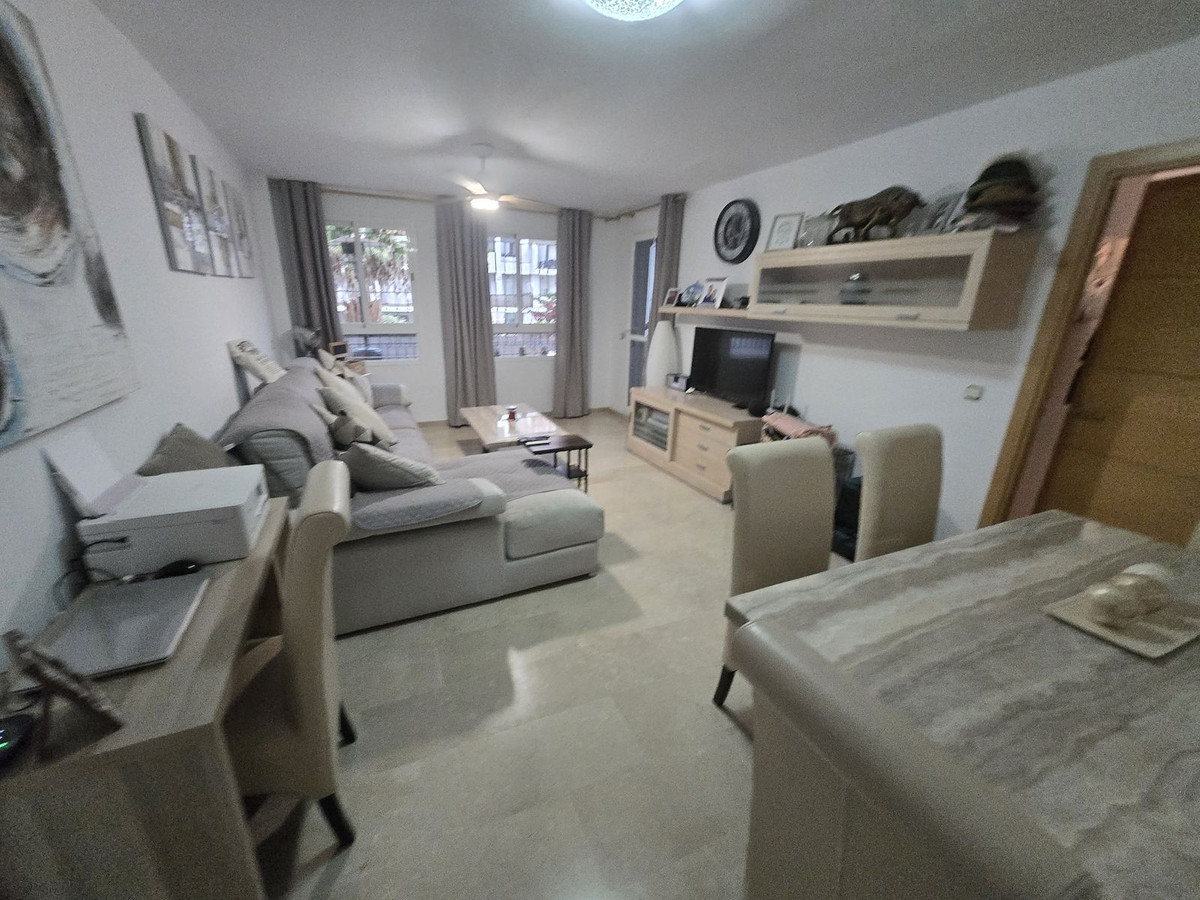2 Bed Apartment for sale in La Duquesa Costa Del Sol, Málaga, Spain