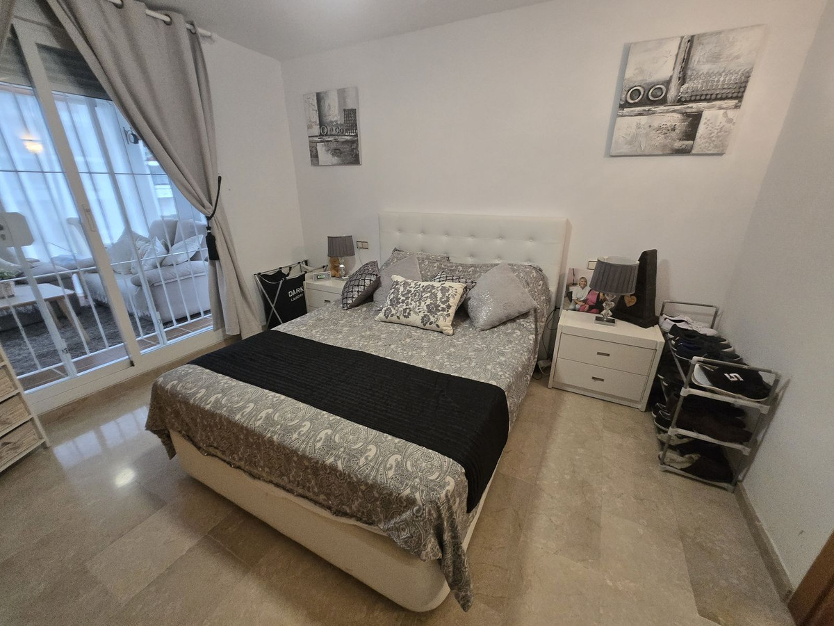 2 Bed Apartment for sale in La Duquesa Costa Del Sol, Málaga, Spain