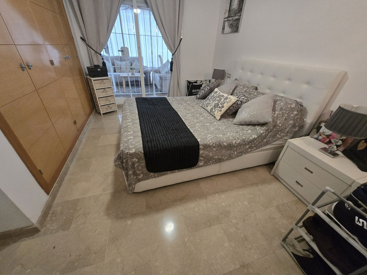 2 Bed Apartment for sale in La Duquesa Costa Del Sol, Málaga, Spain