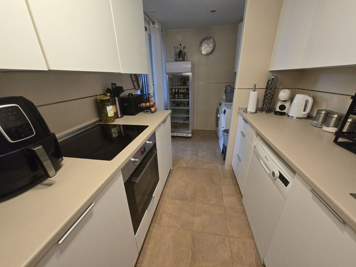 2 Bed Apartment for sale in La Duquesa Costa Del Sol, Málaga, Spain