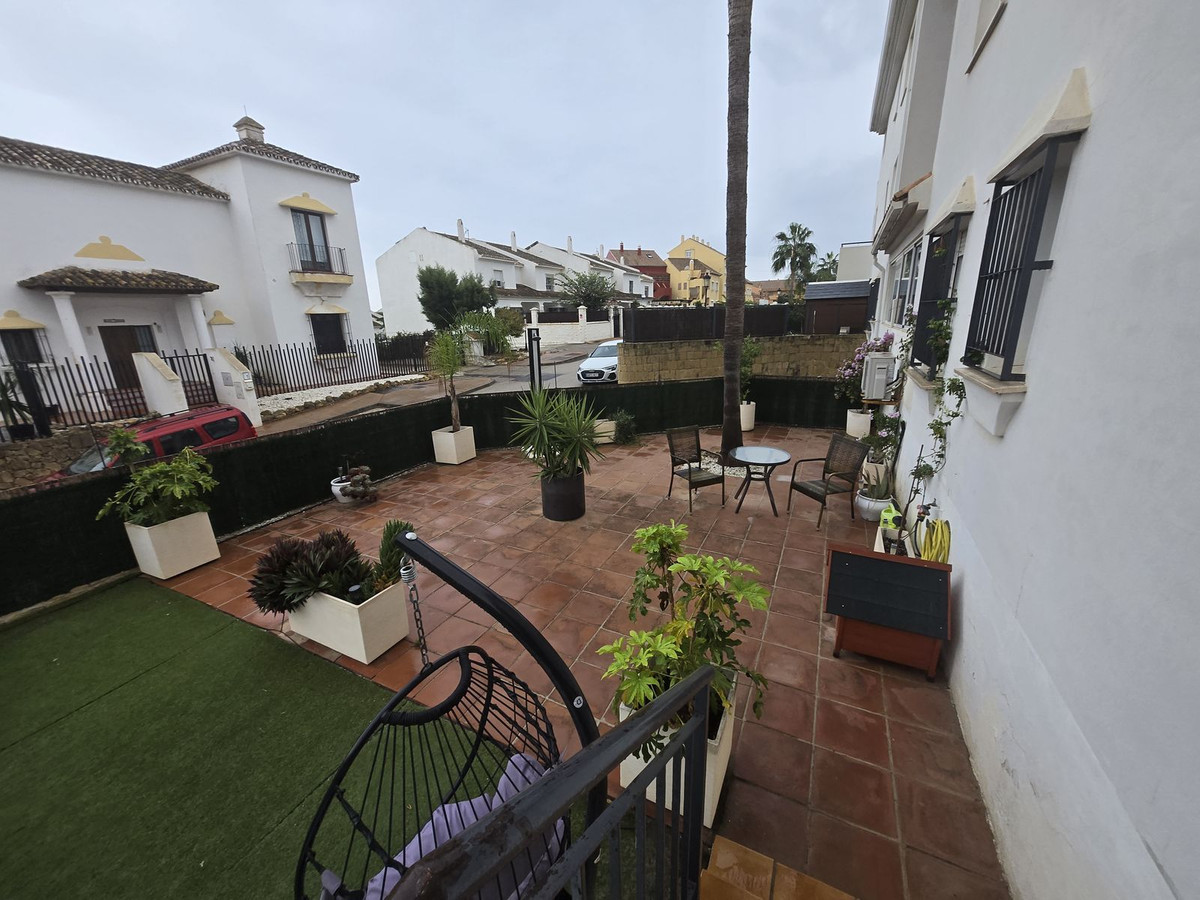 2 Bed Apartment for sale in La Duquesa Costa Del Sol, Málaga, Spain