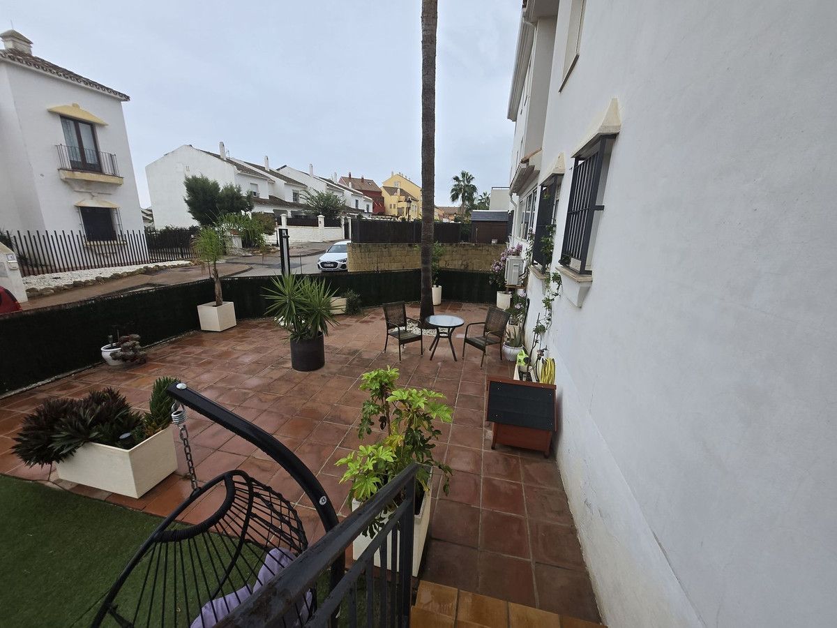 2 Bed Apartment for sale in La Duquesa Costa Del Sol, Málaga, Spain