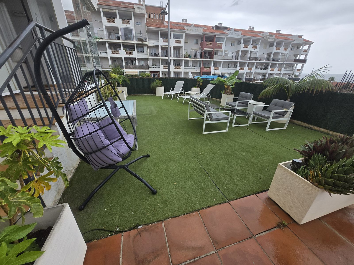 2 Bed Apartment for sale in La Duquesa Costa Del Sol, Málaga, Spain