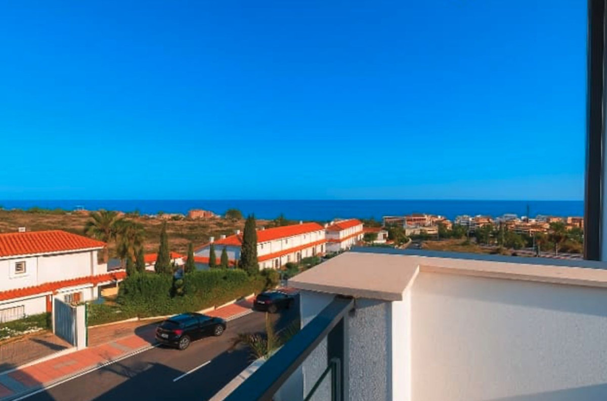 3 Bed Townhouse for sale in La Duquesa Costa Del Sol, Málaga, Spain