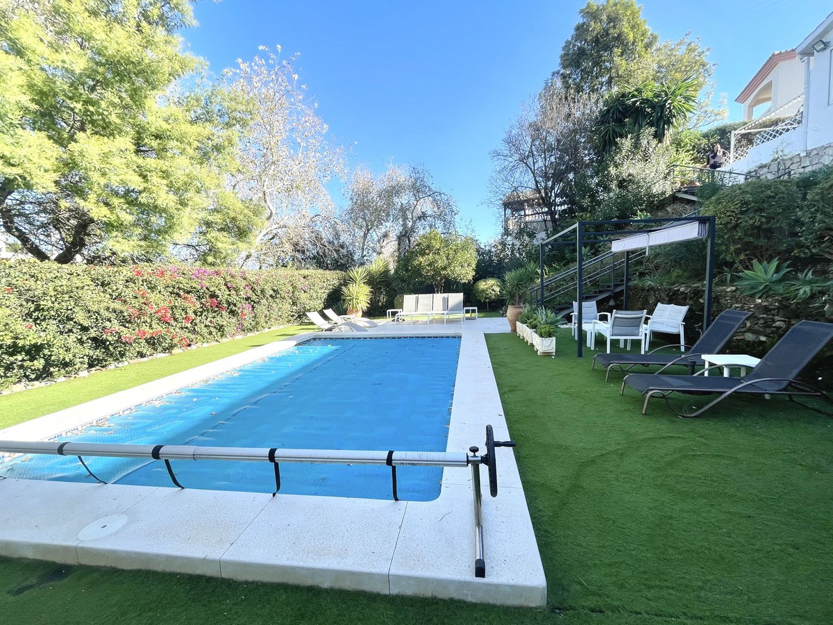 3 Bed Townhouse for sale in Cerros Del Aguila Costa Del Sol, Málaga, Spain