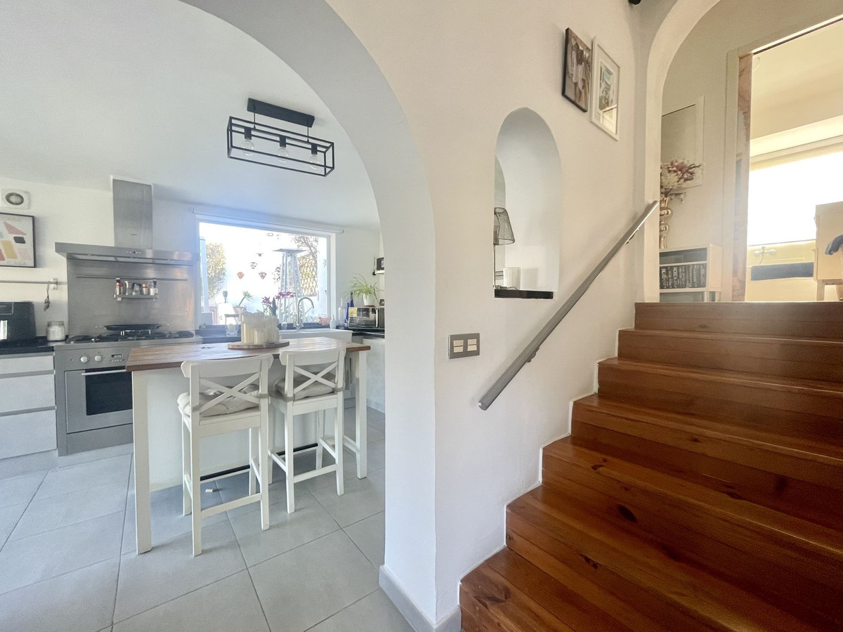 3 Bed Townhouse for sale in Cerros Del Aguila Costa Del Sol, Málaga, Spain